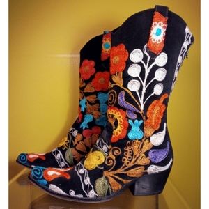 Leather embroidered heeled western boots cowgirl boho free spirit